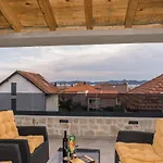 Apartament Relax 3bdr With Terrace And Bbq