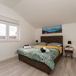 Relax 3bdr With Terrace And Bbq Apartament Zadar