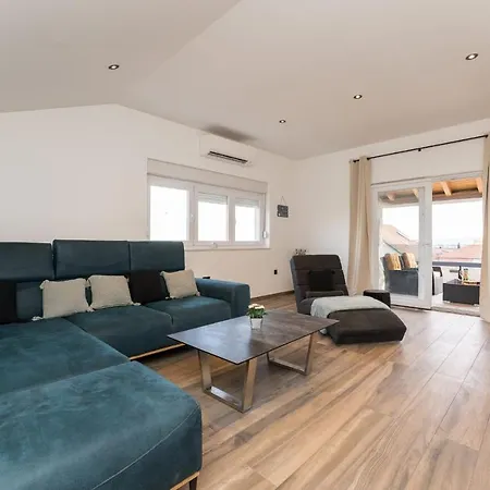 Relax 3bdr With Terrace And Bbq Apartamento Zadar