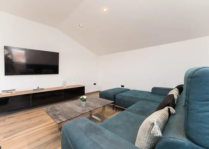 Relax 3bdr With Terrace And Bbq Zadar